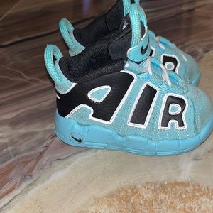 Blue Nike toddler size 4